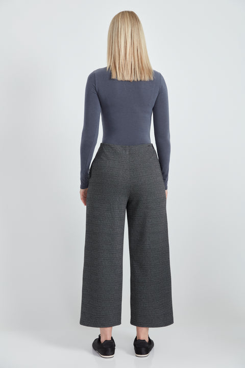 Back view of the Knit Jacquard Harris Plaid Gaucho.